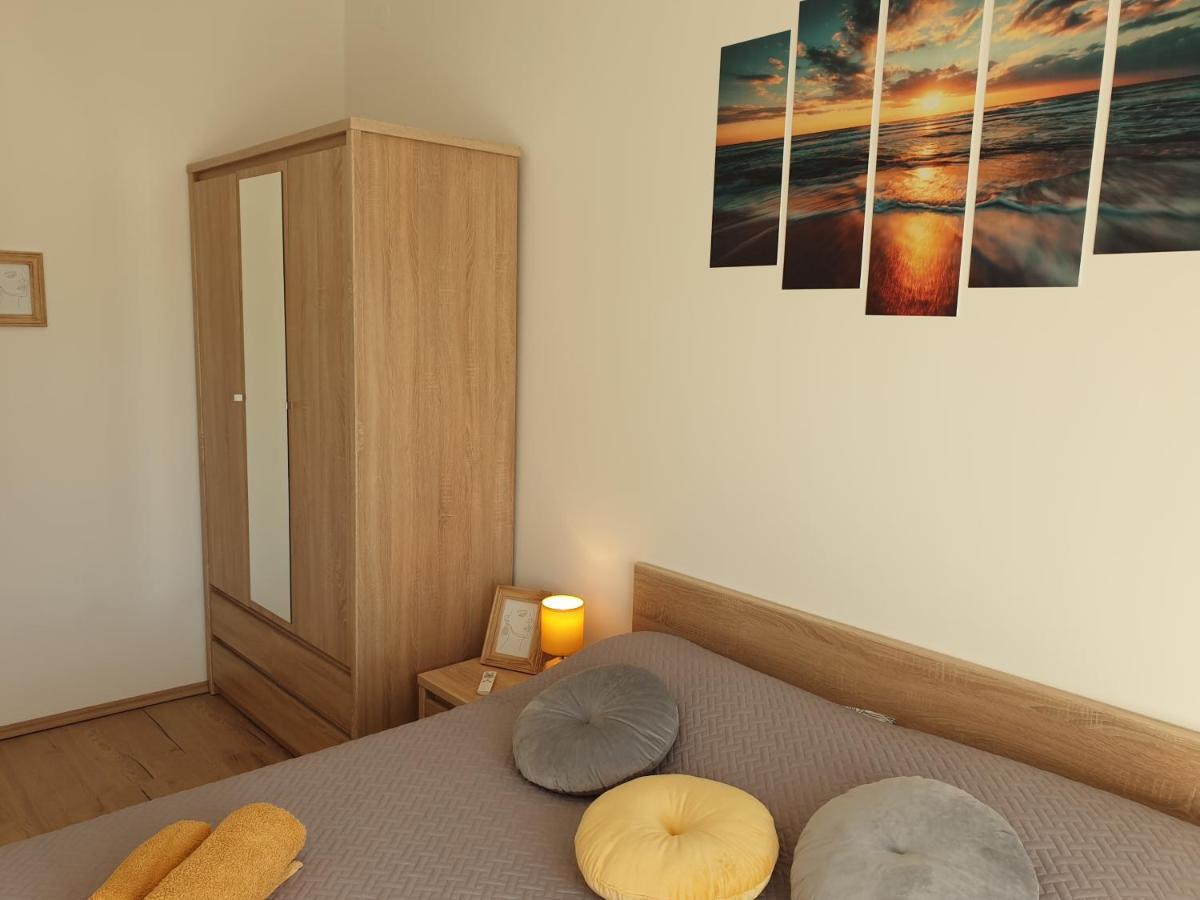 Apartman Anabella Рованиска Екстериор снимка